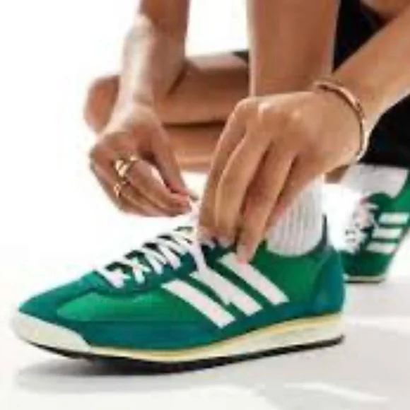 MADDEN GIRL Fabric/Faux Suede Sneakers NWOT - Picture 2 of 9